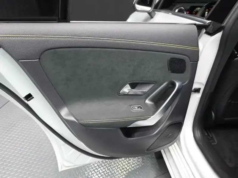 2023 Mercedes-Benz CLA с пробегом 93 650 км