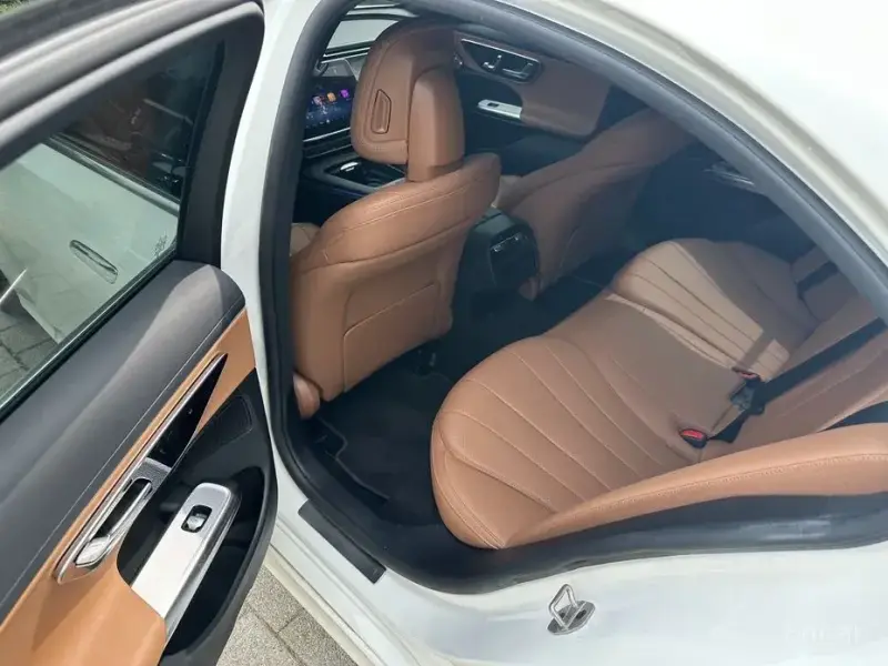 2024 Mercedes-Benz E-Класс с пробегом 27 200 км