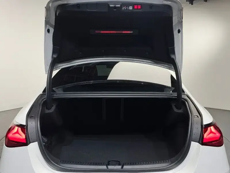 2026 Mercedes-Benz E-Класс с пробегом 172 км