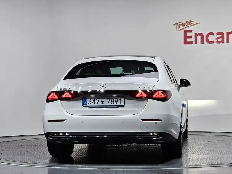 2025 Mercedes-Benz E-Класс с пробегом 617 км