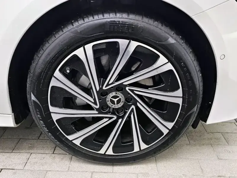 2025 Mercedes-Benz E-Класс с пробегом 617 км