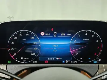 2025 Mercedes-Benz E-Класс с пробегом 617 км
