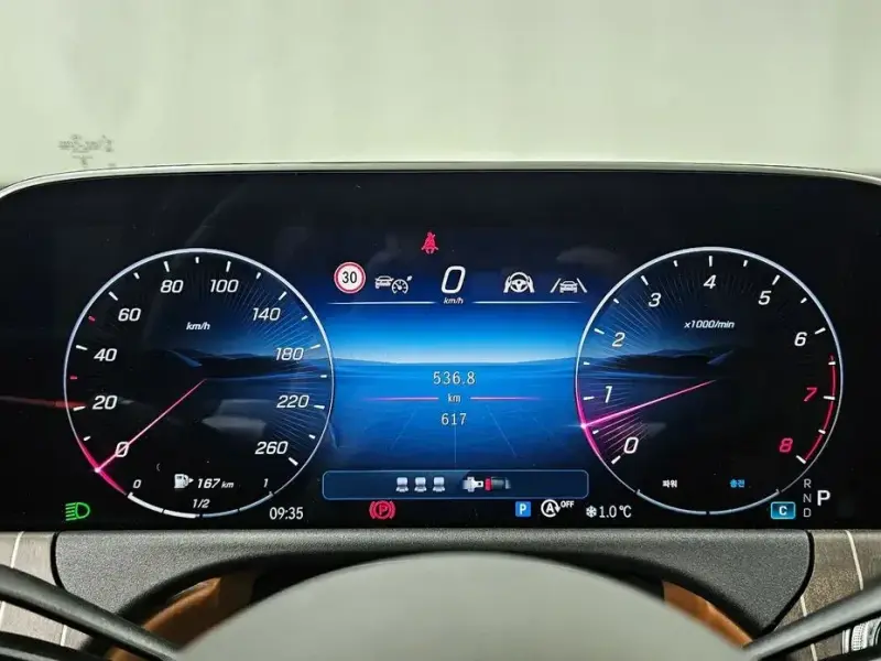 2025 Mercedes-Benz E-Класс с пробегом 617 км