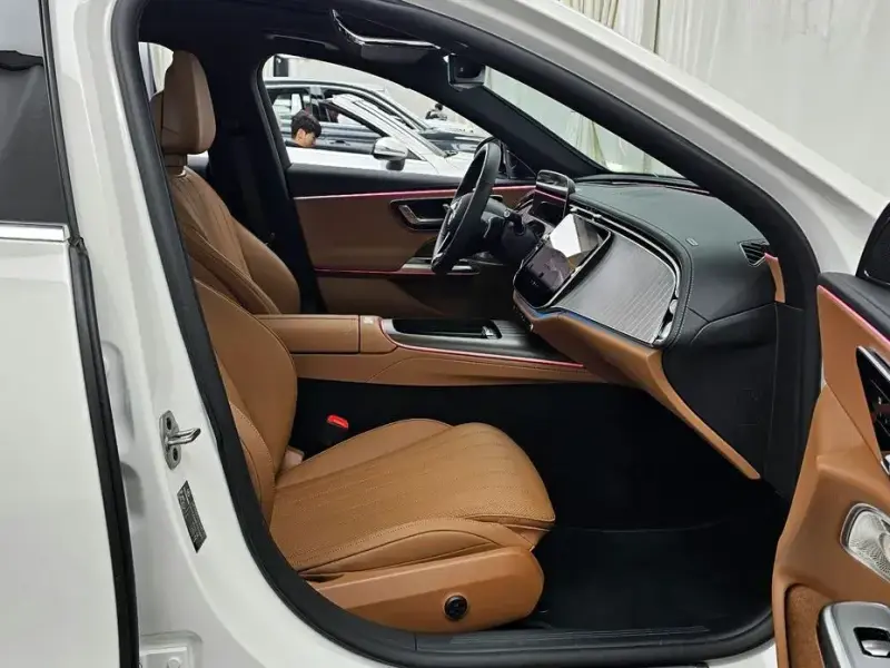 2025 Mercedes-Benz E-Класс с пробегом 617 км