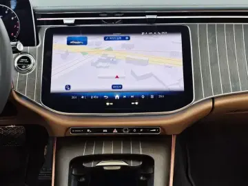 2025 Mercedes-Benz E-Класс с пробегом 617 км