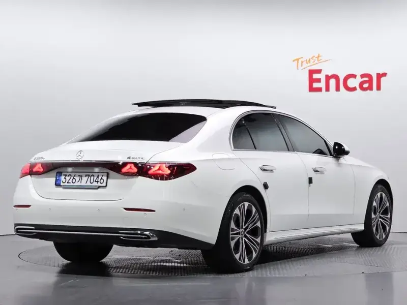 2025 Mercedes-Benz E-Класс с пробегом 14 064 км