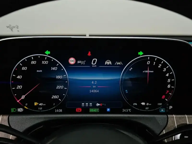 2025 Mercedes-Benz E-Класс с пробегом 14 064 км