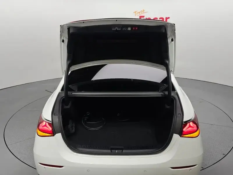 2025 Mercedes-Benz E-Класс с пробегом 14 064 км