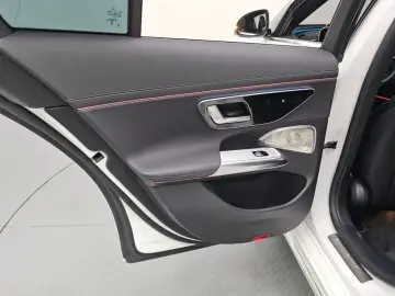2025 Mercedes-Benz E-Класс с пробегом 14 064 км