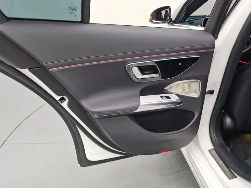 2025 Mercedes-Benz E-Класс с пробегом 14 064 км