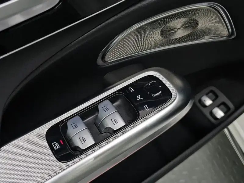 2025 Mercedes-Benz E-Класс с пробегом 14 064 км