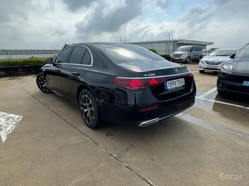 2025 Mercedes-Benz E-Класс с пробегом 4 594 км