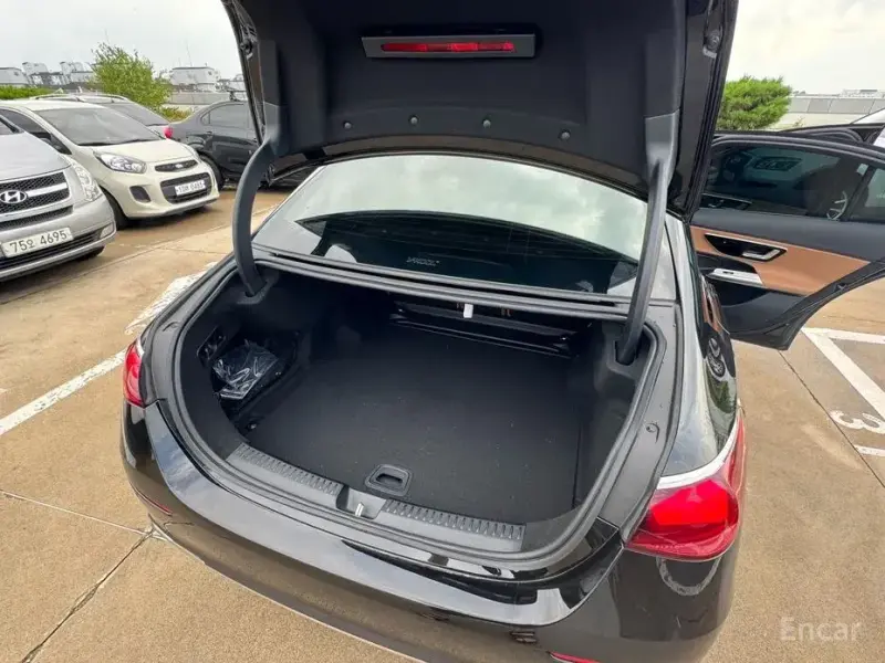 2025 Mercedes-Benz E-Класс с пробегом 4 594 км