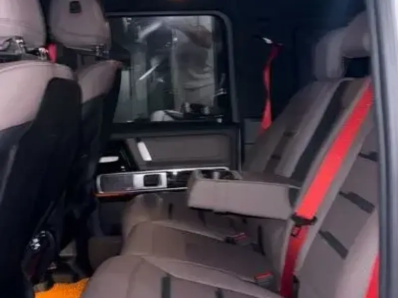 2025 Mercedes-Benz G-Класс с пробегом 2 400 км