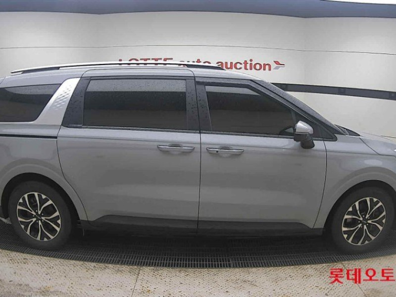 2023 Kia Carnival с пробегом 134 322 км