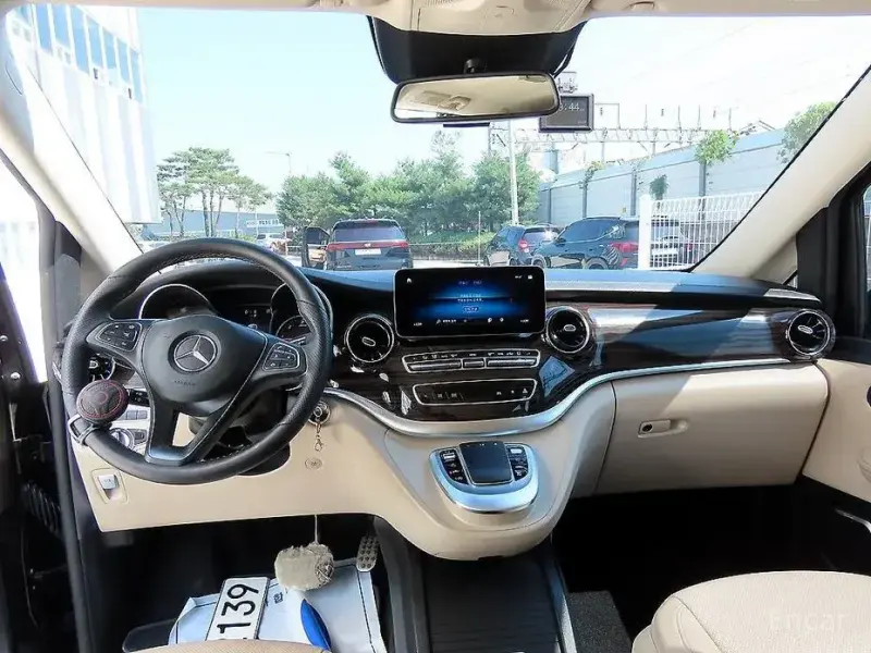 2021 Mercedes-Benz V-Класс с пробегом 112 582 км