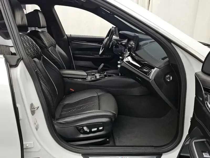 2021 BMW 6 серии с пробегом 105 485 км