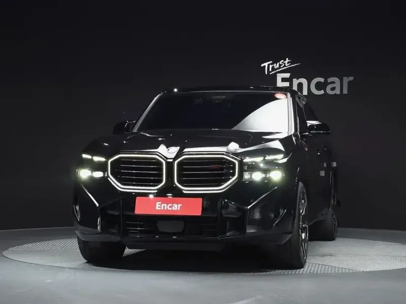2025 BMW XM с пробегом 7 697 км