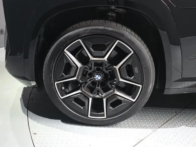 2025 BMW XM с пробегом 7 697 км