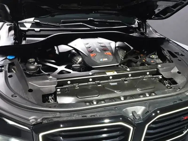 2025 BMW XM с пробегом 7 697 км