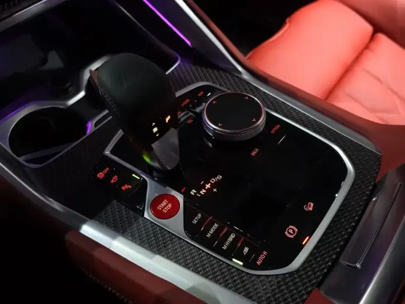 2025 BMW XM с пробегом 7 697 км