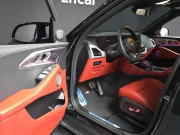 2025 BMW XM с пробегом 7 697 км