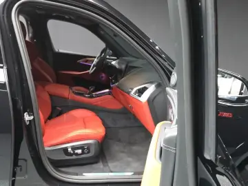 2025 BMW XM с пробегом 7 697 км