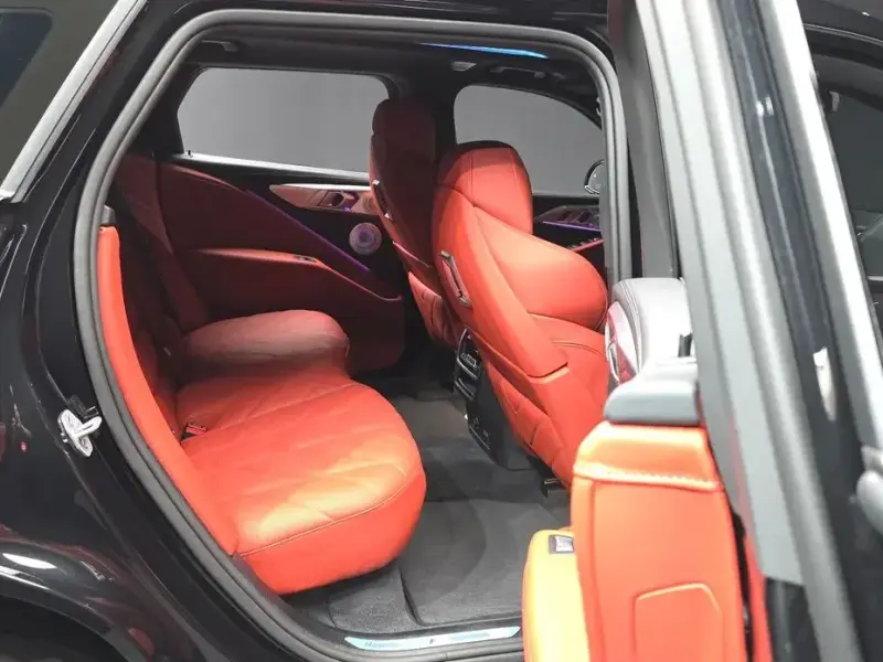 2025 BMW XM с пробегом 7 697 км