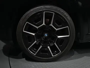 2025 BMW XM с пробегом 4 378 км
