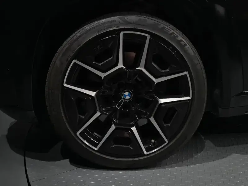 2025 BMW XM с пробегом 4 378 км