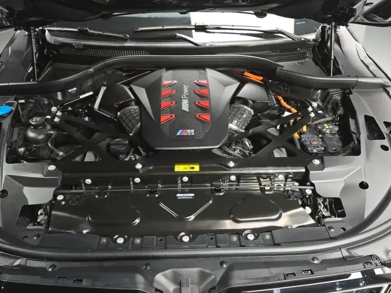 2025 BMW XM с пробегом 4 378 км