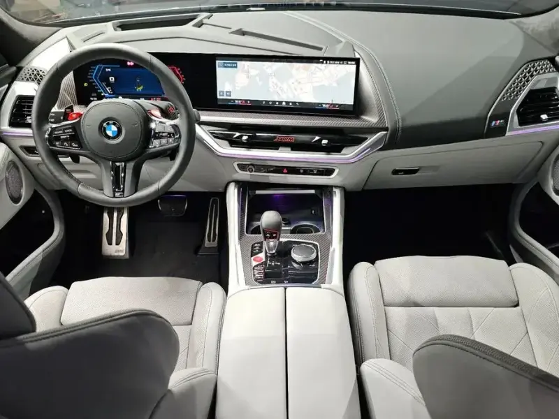 2025 BMW XM с пробегом 4 378 км