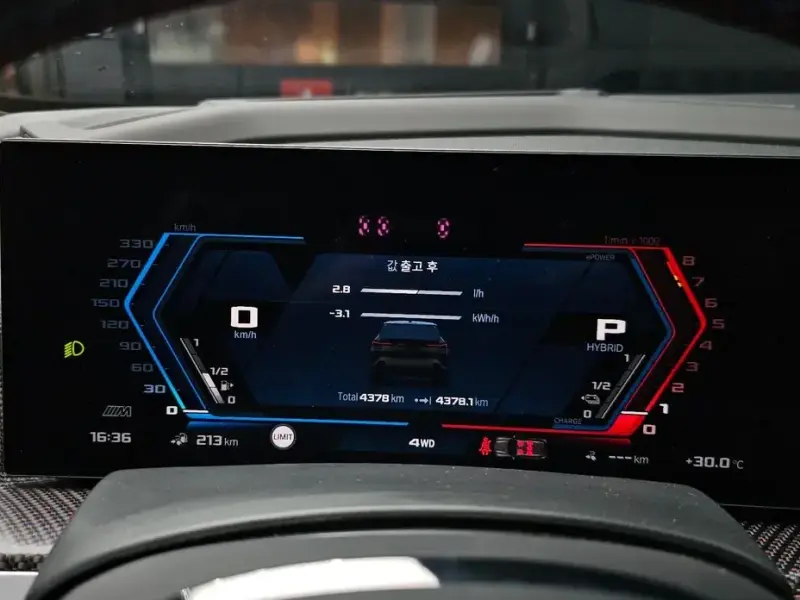 2025 BMW XM с пробегом 4 378 км