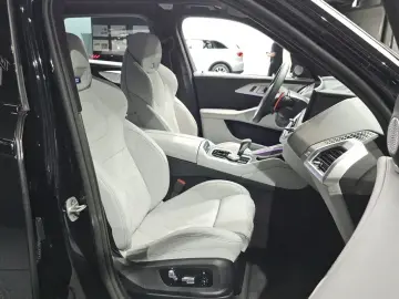 2025 BMW XM с пробегом 4 378 км