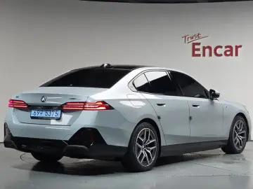 2025 BMW i5 с пробегом 16 667 км