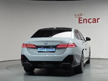 2025 BMW i5 с пробегом 16 667 км