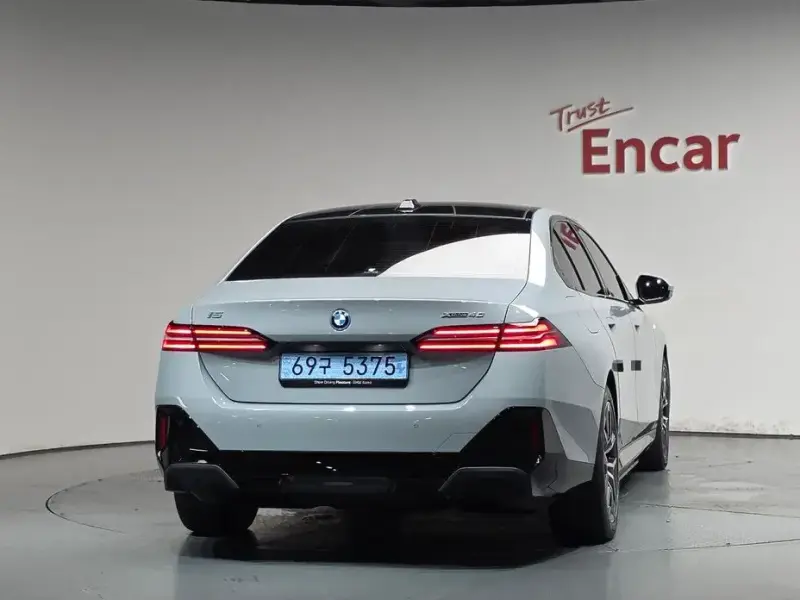 2025 BMW i5 с пробегом 16 667 км