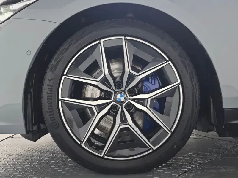 2025 BMW i5 с пробегом 16 667 км