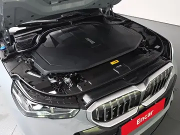 2025 BMW i5 с пробегом 16 667 км