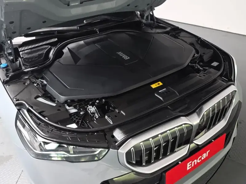 2025 BMW i5 с пробегом 16 667 км