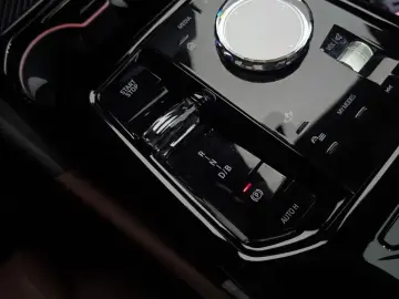 2025 BMW i5 с пробегом 16 667 км