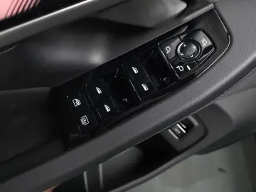2025 BMW i5 с пробегом 16 667 км
