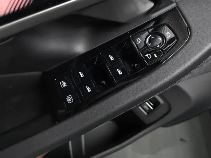 2025 BMW i5 с пробегом 16 667 км