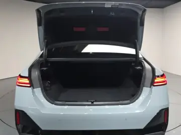 2025 BMW i5 с пробегом 16 667 км