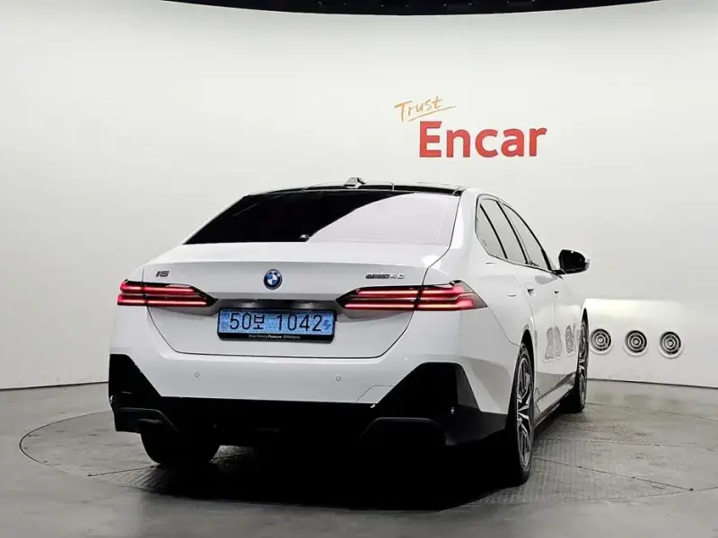 2025 BMW i5 с пробегом 20 004 км