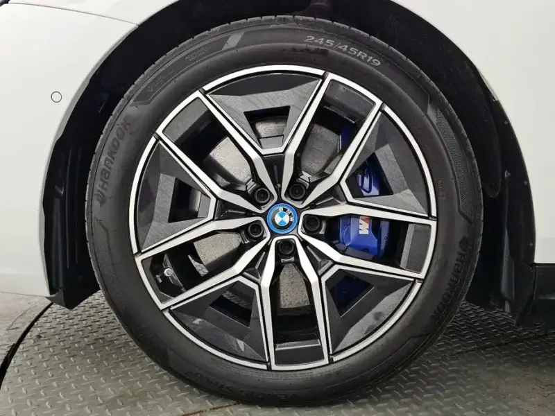 2025 BMW i5 с пробегом 20 004 км