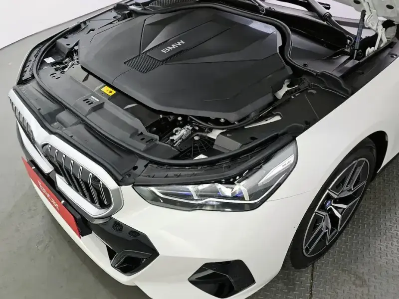 2025 BMW i5 с пробегом 20 004 км