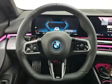 2025 BMW i5 с пробегом 20 004 км