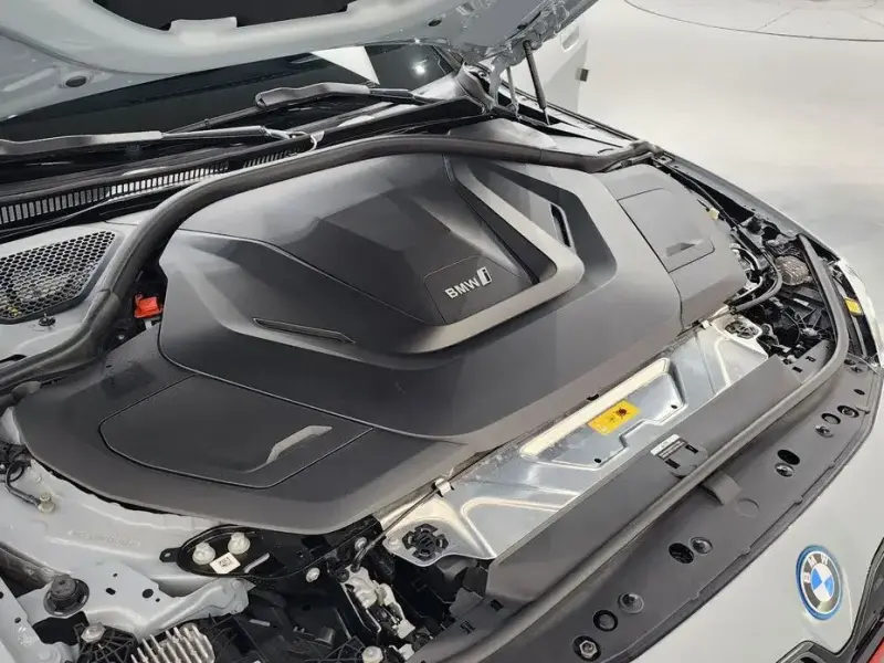 2023 BMW i4 с пробегом 62 218 км