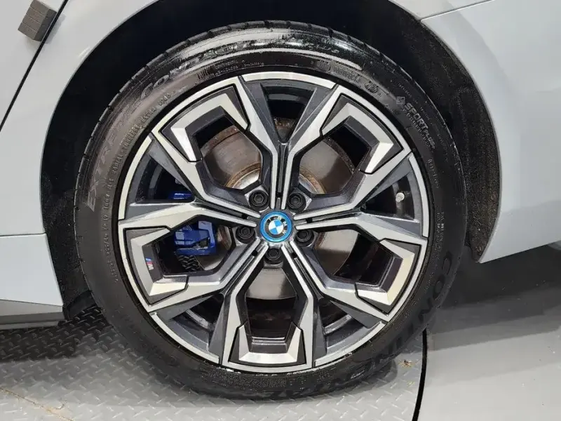 2023 BMW i4 с пробегом 62 218 км